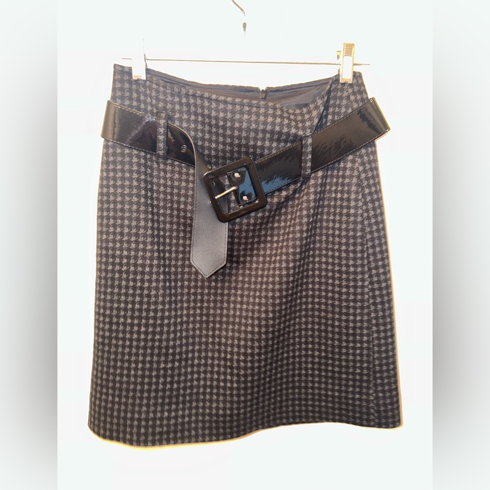 Donna Degnan skirt. Size 2. Black/Gray checkered.